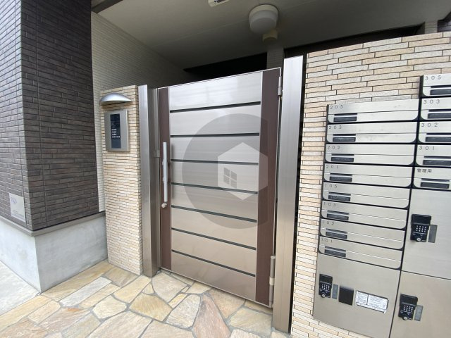 フジパレス森河内西2番館のエントランス