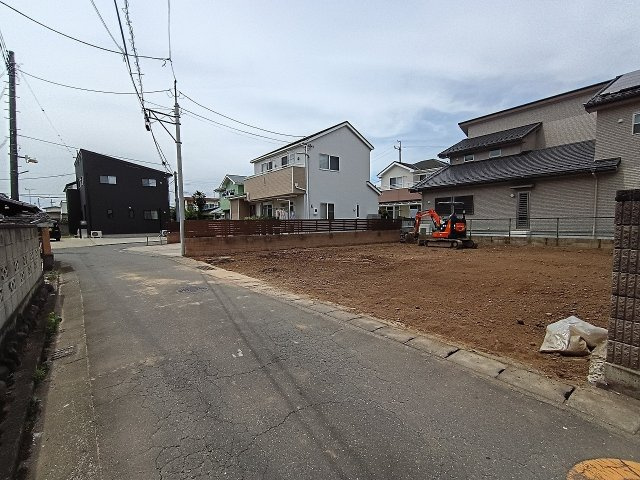 高崎市井野町売土地の前面道路含む現地写真