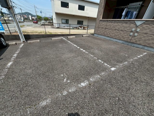 キュートビル　スカイラブの駐車場