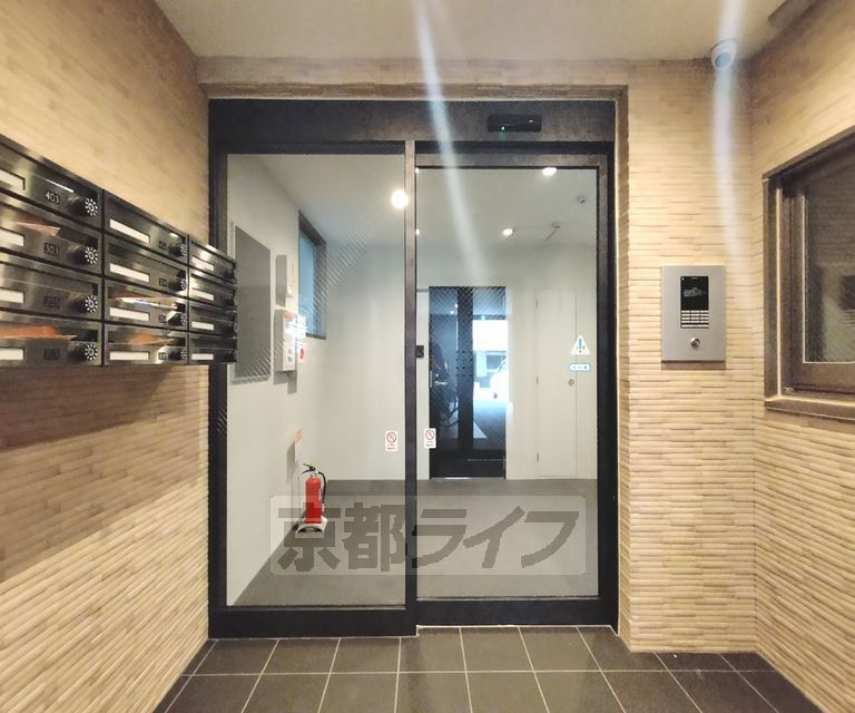 Cocon京都一条のエントランス