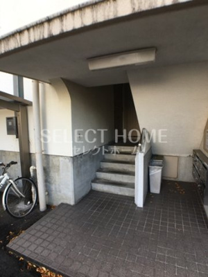 【エントランス】 | トモエコーポ | 清潔なエントランスです