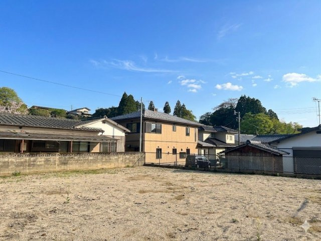 【外観】 | 今山売地 | 静かな環境！境界安心の確定測量後、更地でのお渡しです。