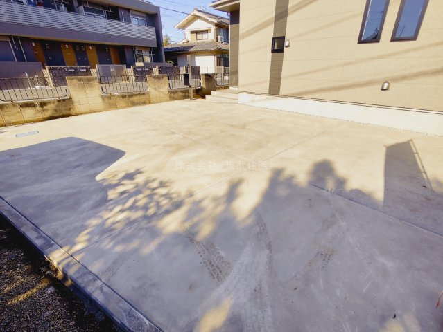 【駐車場】 | 狭山市広瀬1丁目 | 並列3台駐車可能です