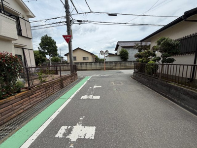 【前面道路含む現地写真】 | 久喜市西　12帖以上LDK　4LDK