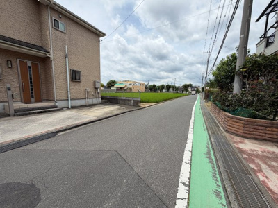 【前面道路含む現地写真】 | 久喜市西　12帖以上LDK　4LDK