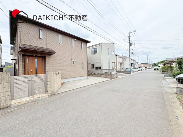 【前面道路含む現地写真】 | 東松山市あずま町1丁目　中古戸建