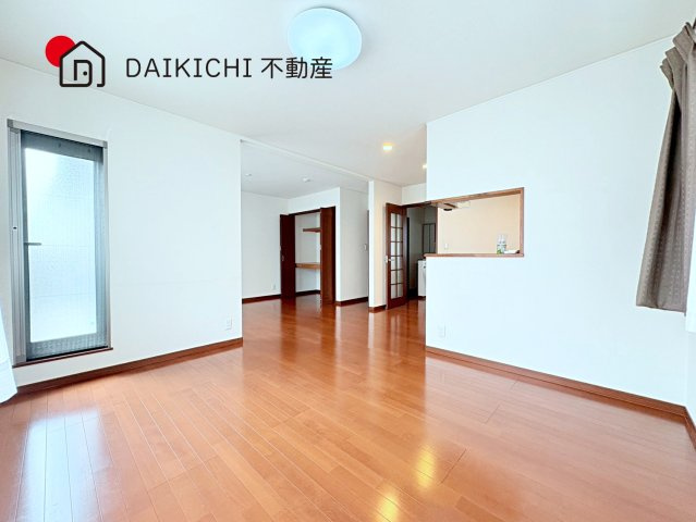【居間・リビング】 | 東松山市あずま町1丁目　中古戸建
