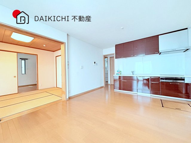 【居間・リビング】 | 東松山市あずま町1丁目　中古戸建