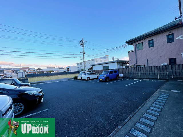 エクセレント若宮 Ｂ棟の駐車場