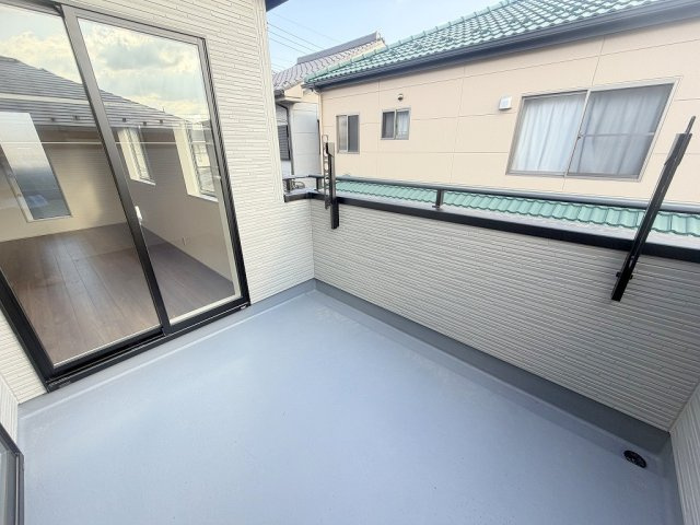 吉川市吉川2丁目　新築戸建のバルコニー|同施工会社の参考写真になります。