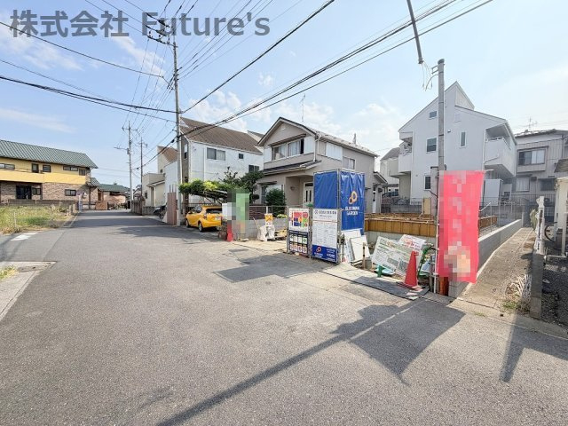 吉川市吉川2丁目　新築戸建の前面道路含む現地写真|前面道路含む現地写真です。
