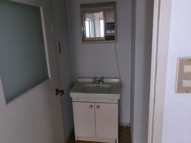 第一暁マンションの洗面所