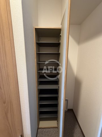 第23関根マンションの内装|シューズボックス