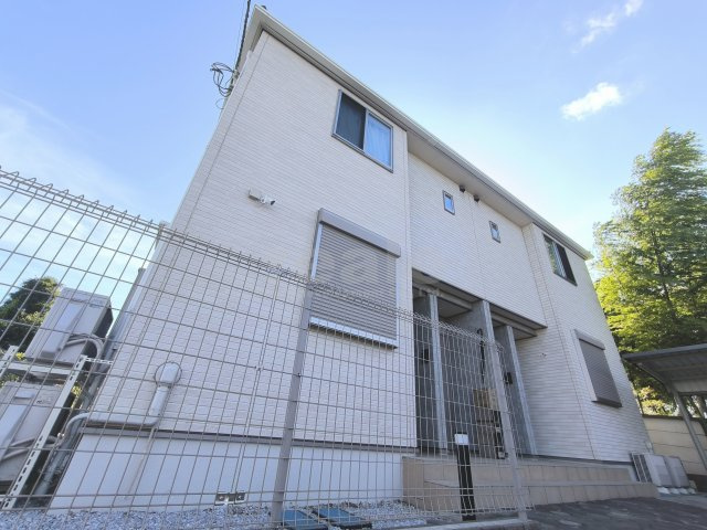 調布市深大寺東町６丁目のアパート