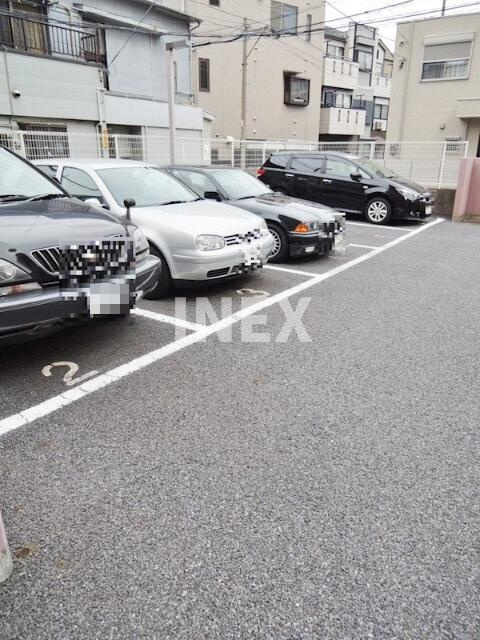 横浜市鶴見区生麦３丁目の賃貸マンションの駐車場