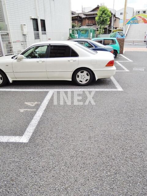 横浜市鶴見区生麦３丁目の賃貸マンションの駐車場