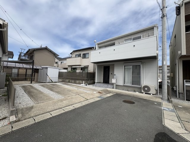浜松市中央区芳川町の前面道路含む現地写真
