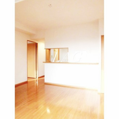 【居間・リビング】 | ライオンズステーションタワー北越谷 | 洋室のお部屋です。