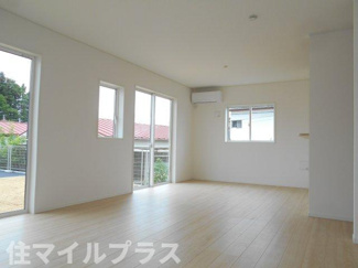 【居間・リビング】 | 矢吹町小松新築一戸建て1棟 | 使いやすい居間です
