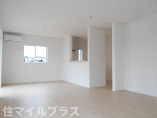【居間・リビング】 | 矢吹町小松新築一戸建て1棟 | 使いやすいリビングです