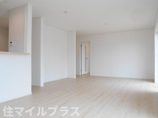 【居間・リビング】 | 矢吹町小松新築一戸建て1棟 | ゆったりとしたリビングです