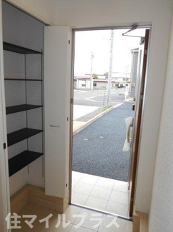 【玄関】 | 矢吹町小松新築一戸建て1棟 | 毎日通る玄関はこちらです