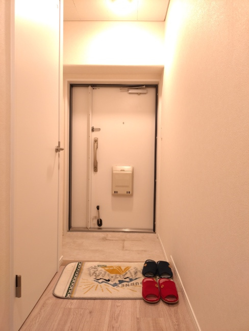 日商岩井香枦園マンション二号棟の玄関