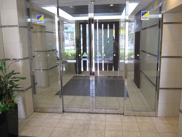THEパームス新小岩のエントランス