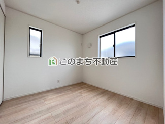 【洋室】 | CRADLE GARDEN佐野市赤坂町　第6　1号棟　 | 同社施工物件写真。※建具やフローリング、その他仕様が異なる場合がございます。