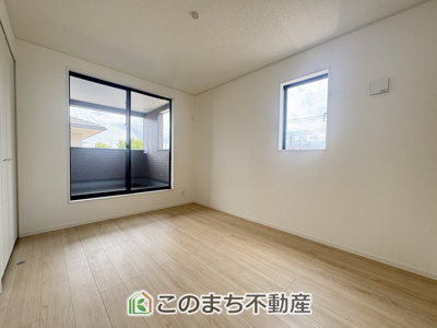 【洋室】 | CRADLE GARDEN佐野市赤坂町　第6　1号棟　 | 同社施工物件写真。※建具やフローリング、その他仕様が異なる場合がございます。