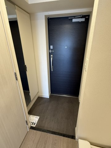 プレサンス　ＤＯＭＥＣＩＴＹ　コレーレ　仲介手数料無料の玄関