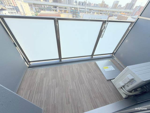 プレサンス　ＤＯＭＥＣＩＴＹ　コレーレ　仲介手数料無料のバルコニー