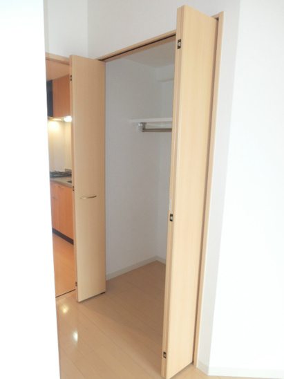 ※同マンション別部屋の参考写真です。 