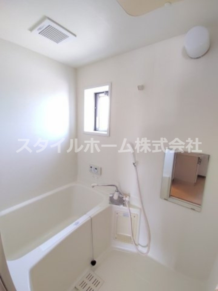 キャプリコーンエスBの浴室|ゆったり過ごせるお風呂です
