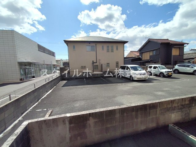 ライフタウン山口の駐車場