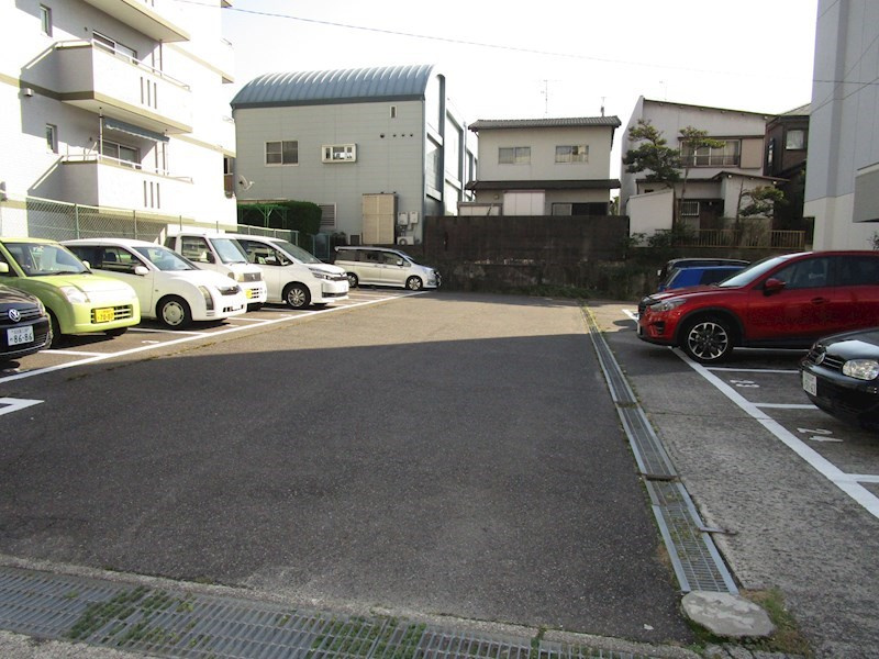 藤清コーポの駐車場
