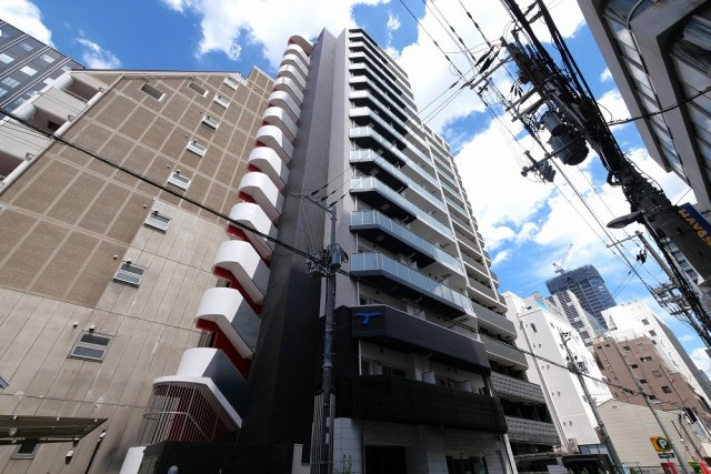 セレニテ本町リアンの外観