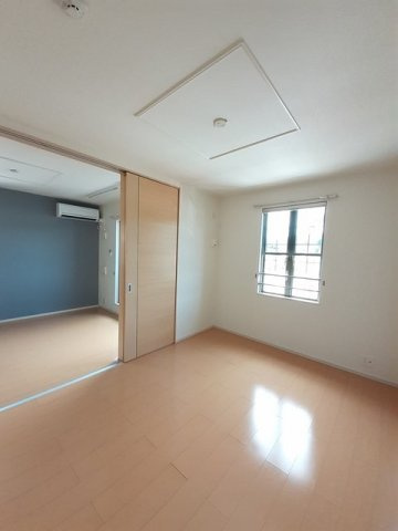 ラフレシール　Ⅱの内装|明るい色調の室内です