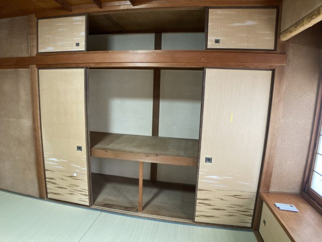 大日丘町3丁目貸家の収納|大きなサイズの押し入れ収納、各部屋に収納完備