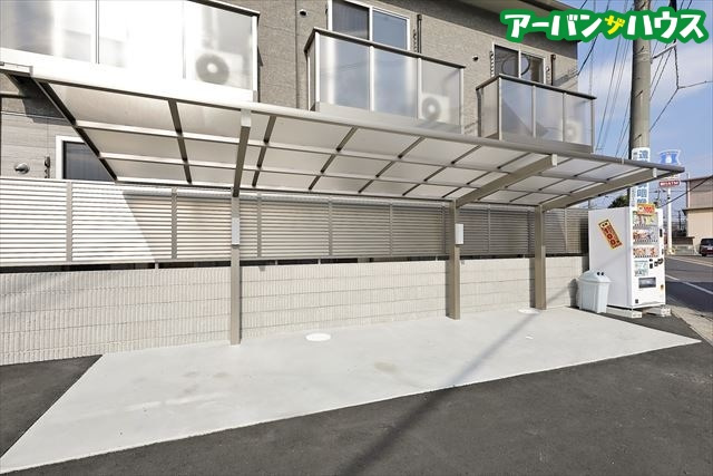 St.LEONE長岡（北棟）の駐車場
