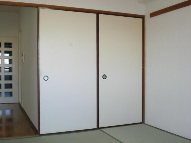 石渡ビルの寝室
