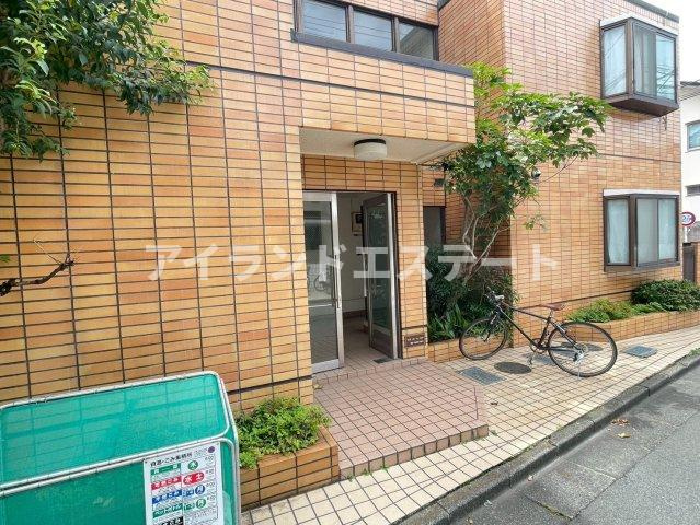 メゾンマヌワール　3方角住戸　駅近　独立洗面台のエントランス