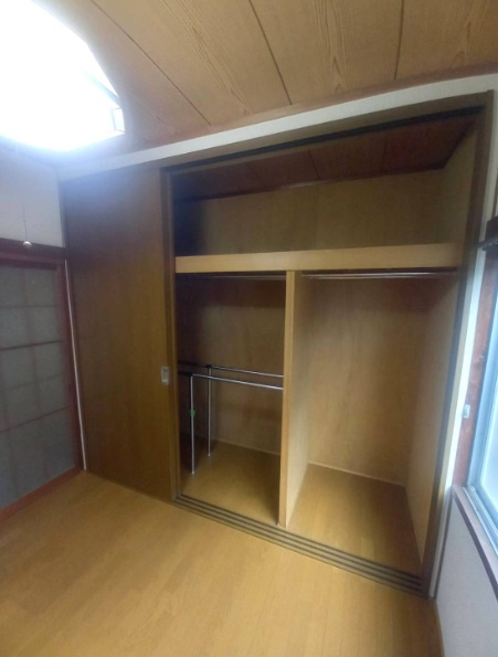 中尾町貸家の収納