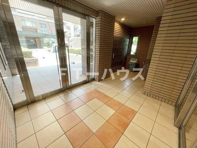 マイナビＳＴＡＹリュクス西船橋の玄関