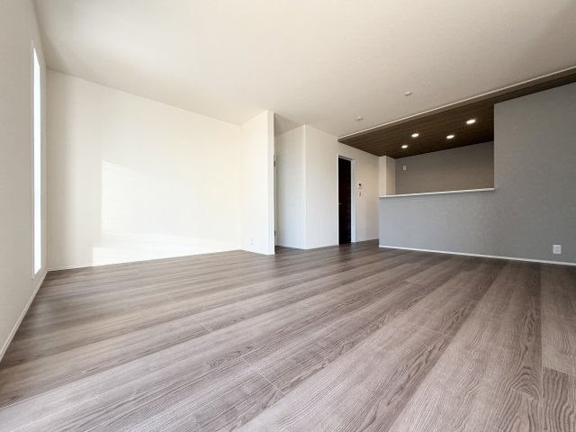 【その他共用部分】 | リーブルガーデン倉敷連島町鶴新田第19 (全5棟) | リビングの一角に「ワークコーナー」として利用可能なスペースがございます☆