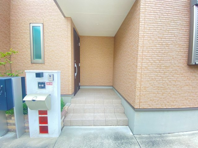 富田町５丁目戸建のエントランス