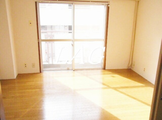 【居間・リビング】 | ウエノハラマンション | 洋室のお部屋です。
