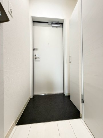 フォレ下穂積2丁目の玄関