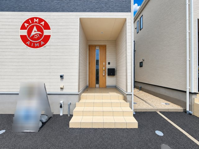 福岡市東区大岳1丁目第22-3棟(2号棟)の玄関|おでかけの時も帰った時も、「我が家」を最初に感じでもらえる素敵な空間に。