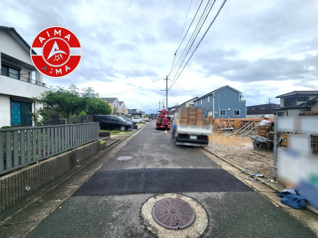 福岡市東区大岳1丁目第22-3棟（3号棟）の前面道路含む現地写真|前面道路です。
